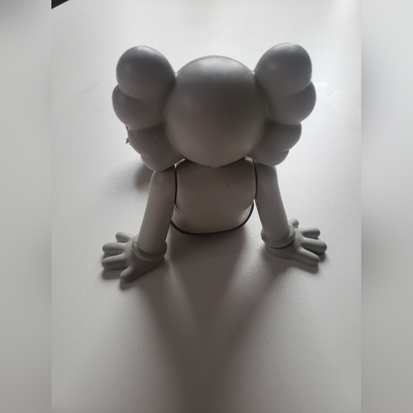 Kaws Cake Topper - Picture 2 of 9